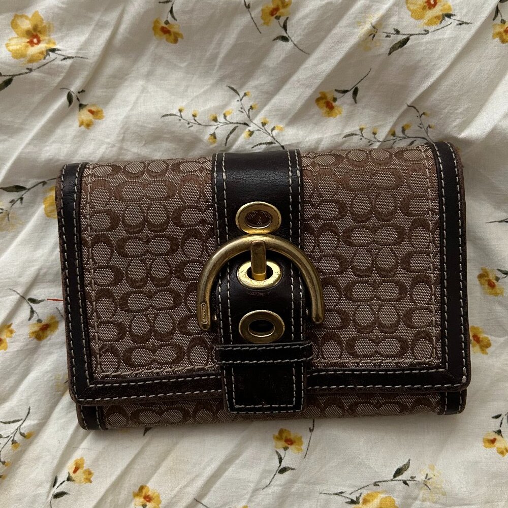 Coach Signature Soho Buckle Wallet